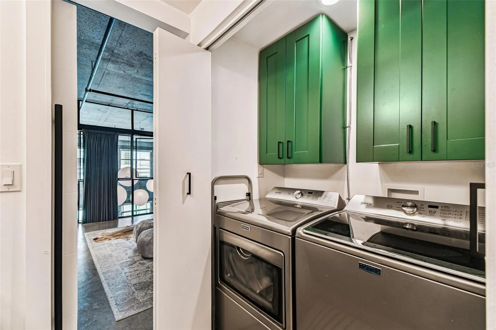1212 E WHITING ST #405, #405