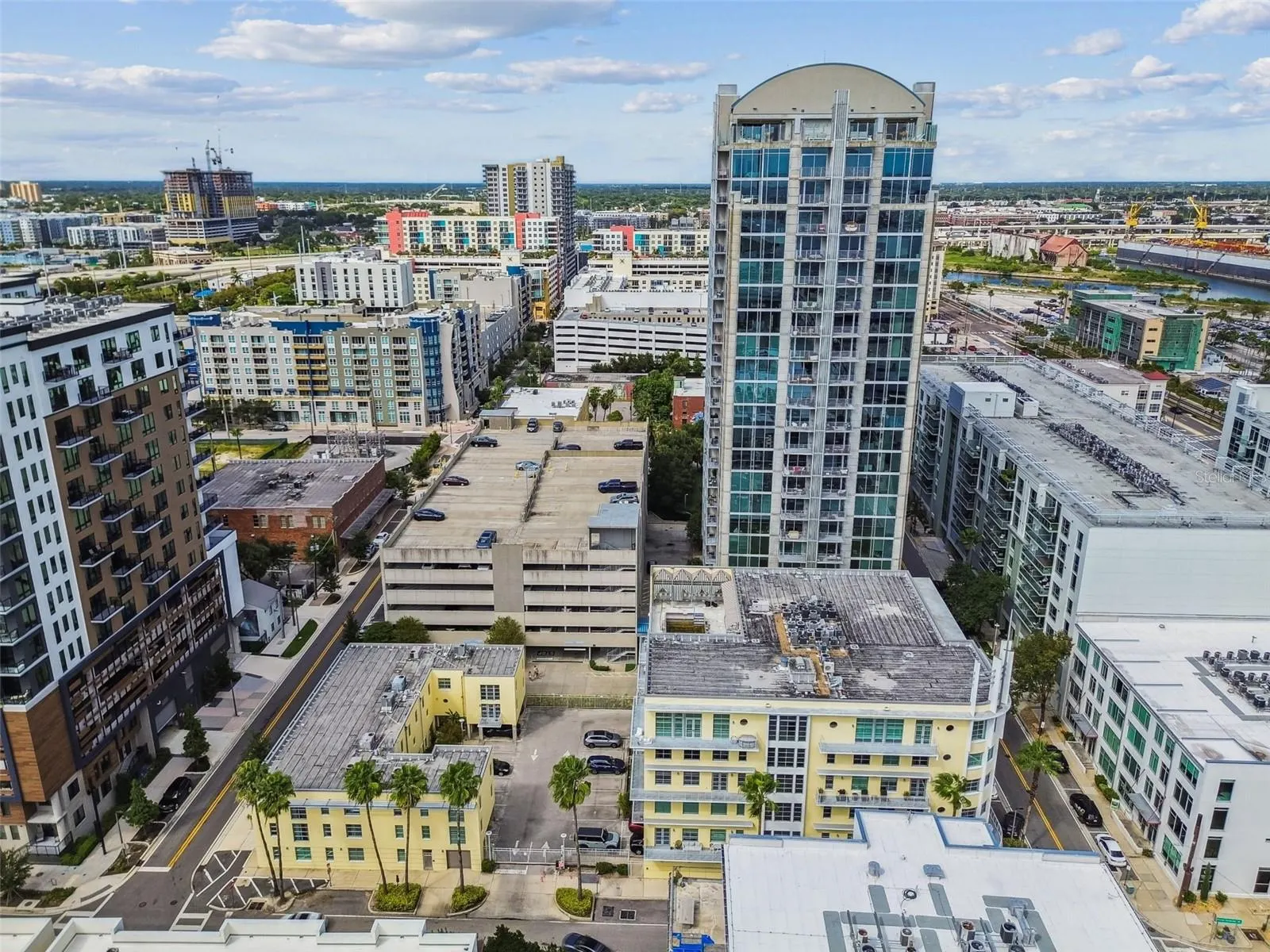 1212 E WHITING ST #405, #405