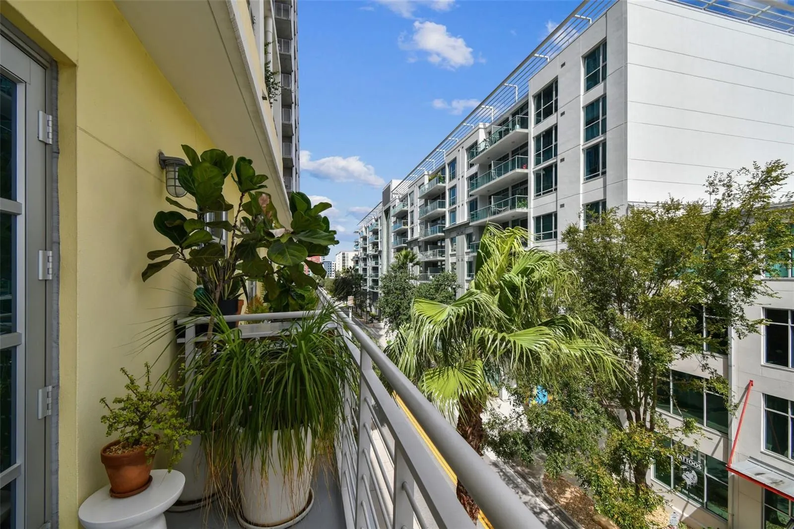 1212 E WHITING ST #405, #405
