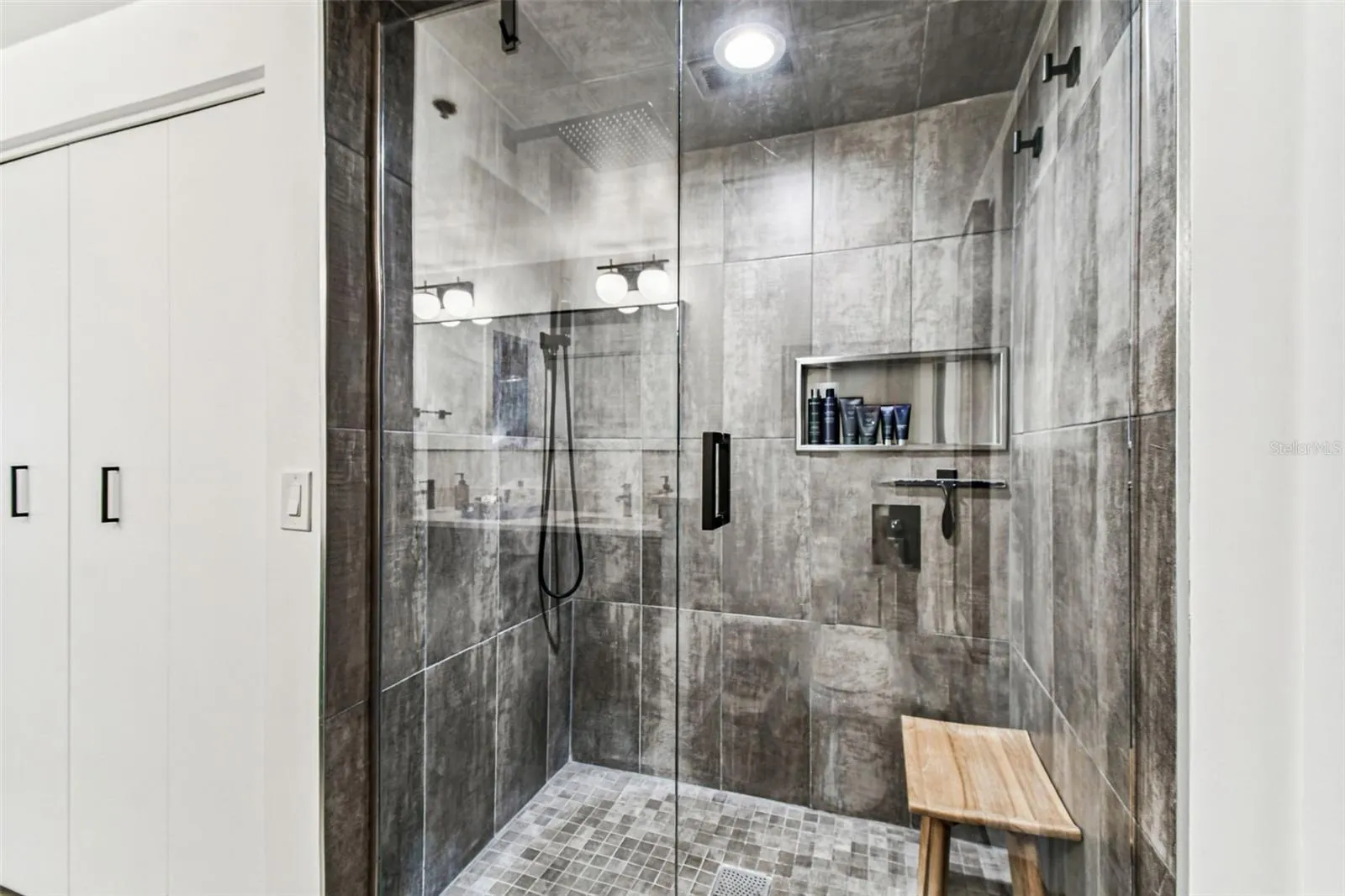 1212 E WHITING ST #405, #405
