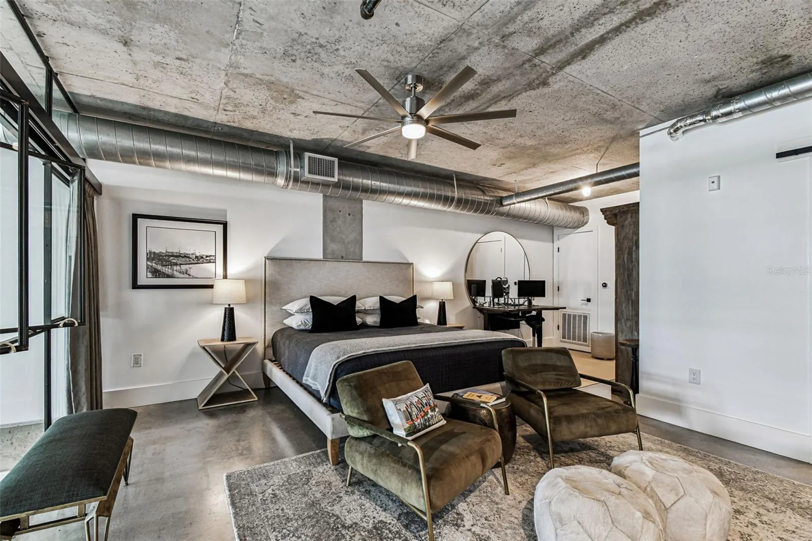 1212 E WHITING ST #405, #405