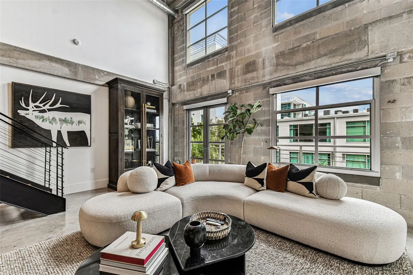 1212 E WHITING ST #405, #405