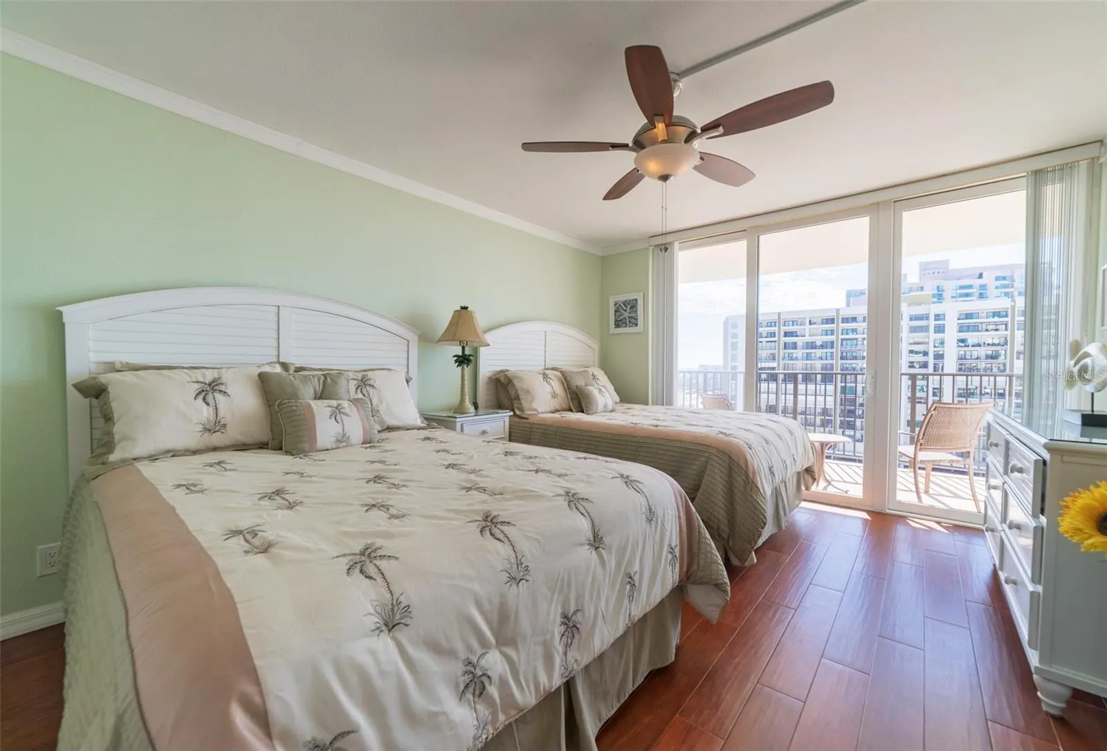 1460 GULF BLVD #811, #811