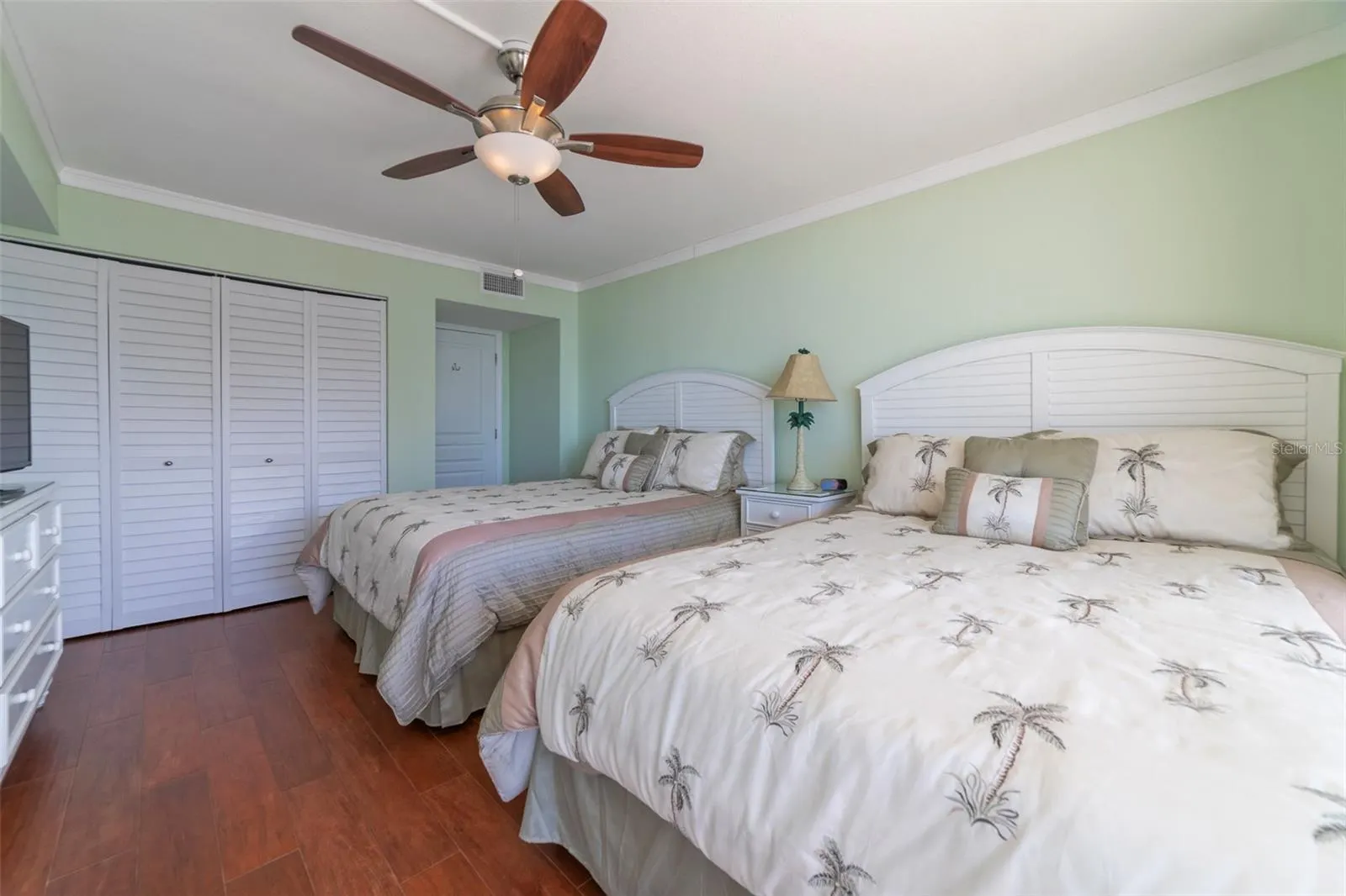 1460 GULF BLVD #811, #811
