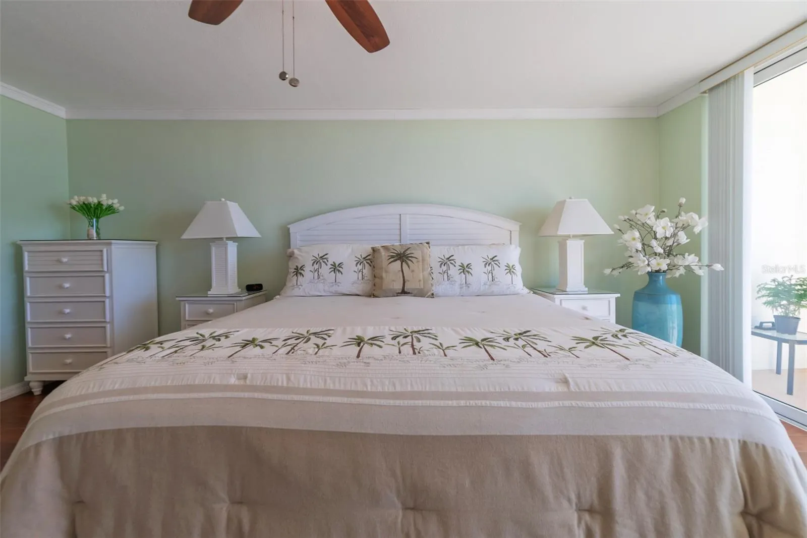 1460 GULF BLVD #811, #811