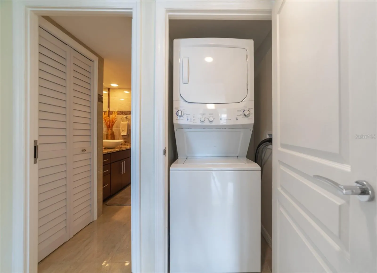 1460 GULF BLVD #811, #811