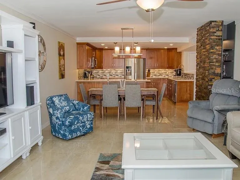 1460 GULF BLVD #811, #811