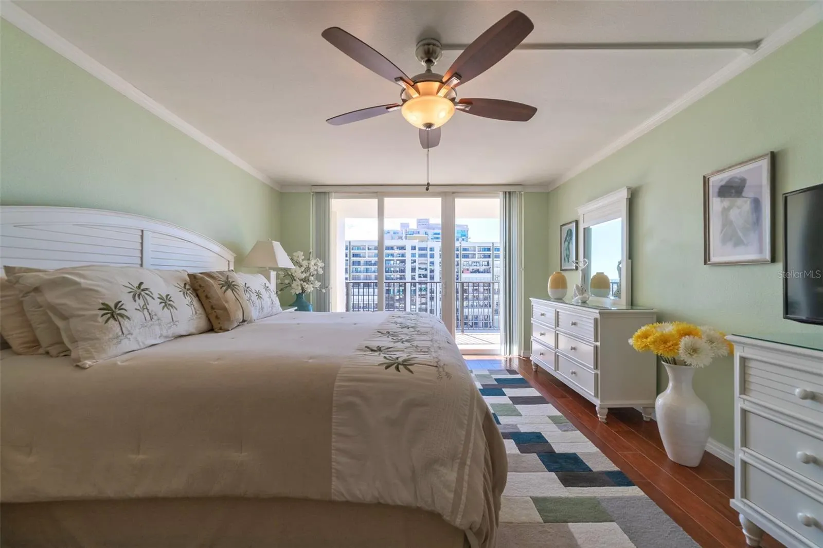 1460 GULF BLVD #811, #811