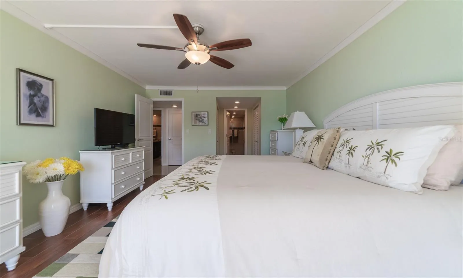 1460 GULF BLVD #811, #811