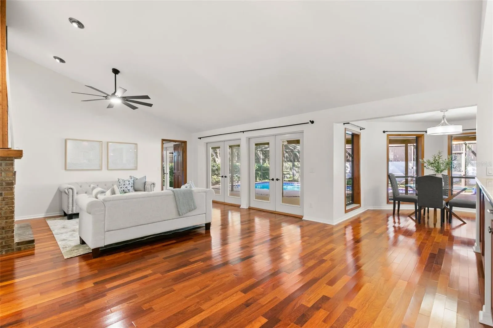 3045 KEVLYN CT