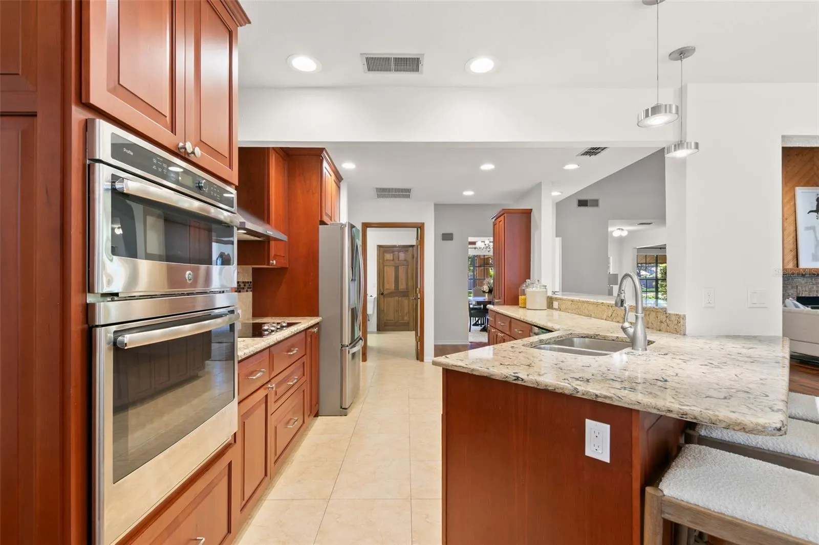 3045 KEVLYN CT