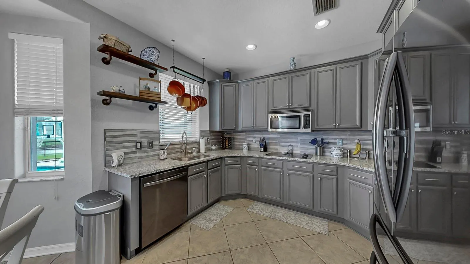 10767 BANFIELD DR