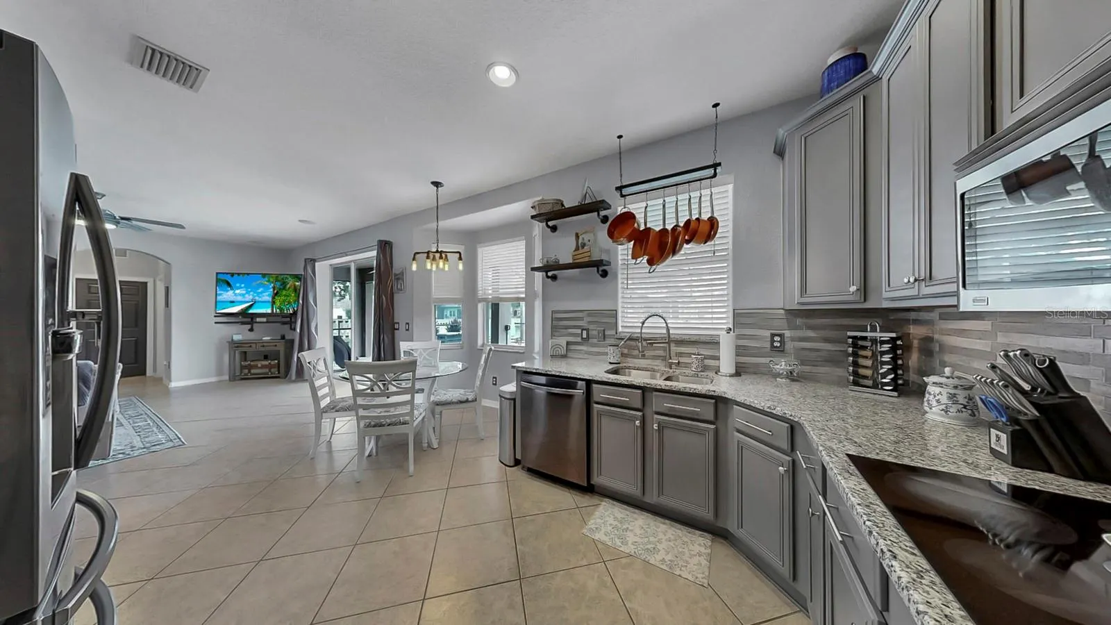 10767 BANFIELD DR