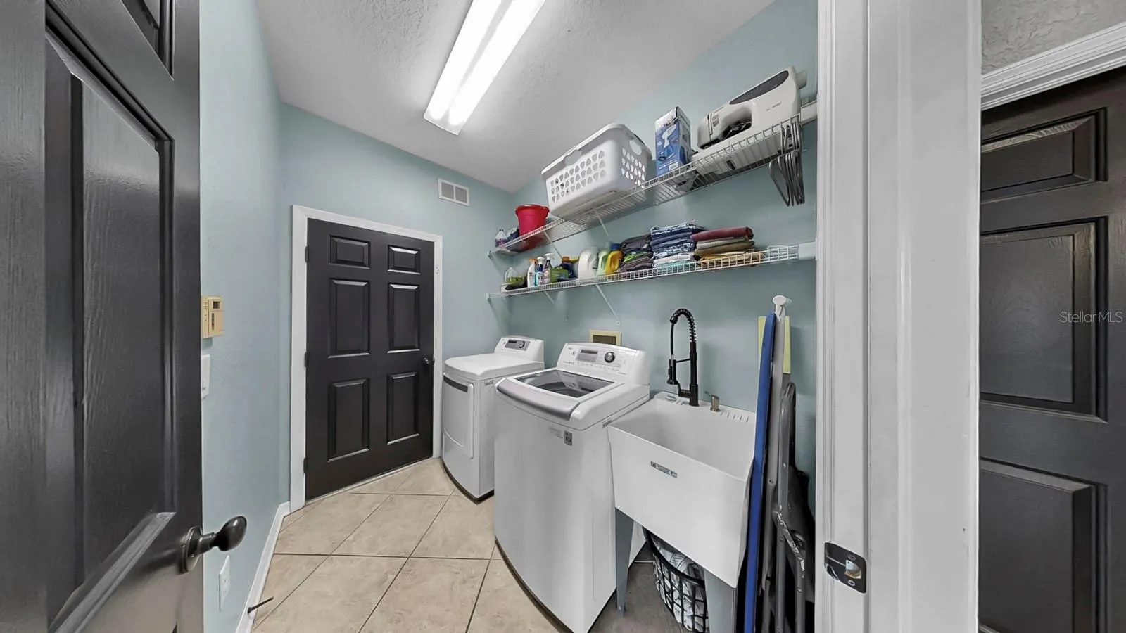 10767 BANFIELD DR