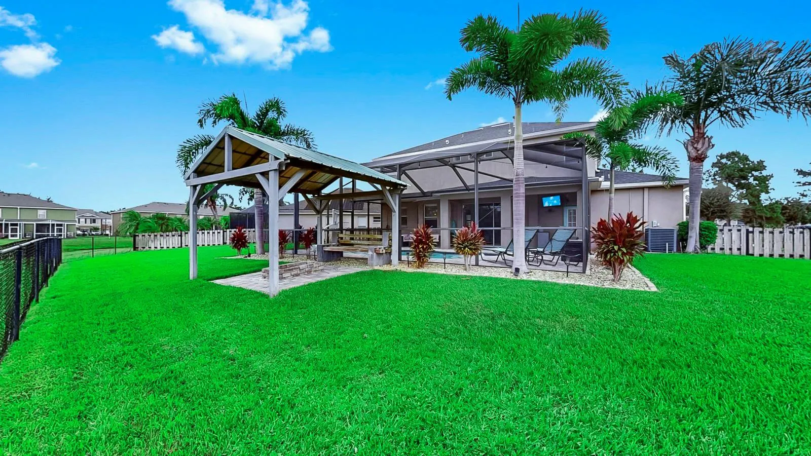 10767 BANFIELD DR