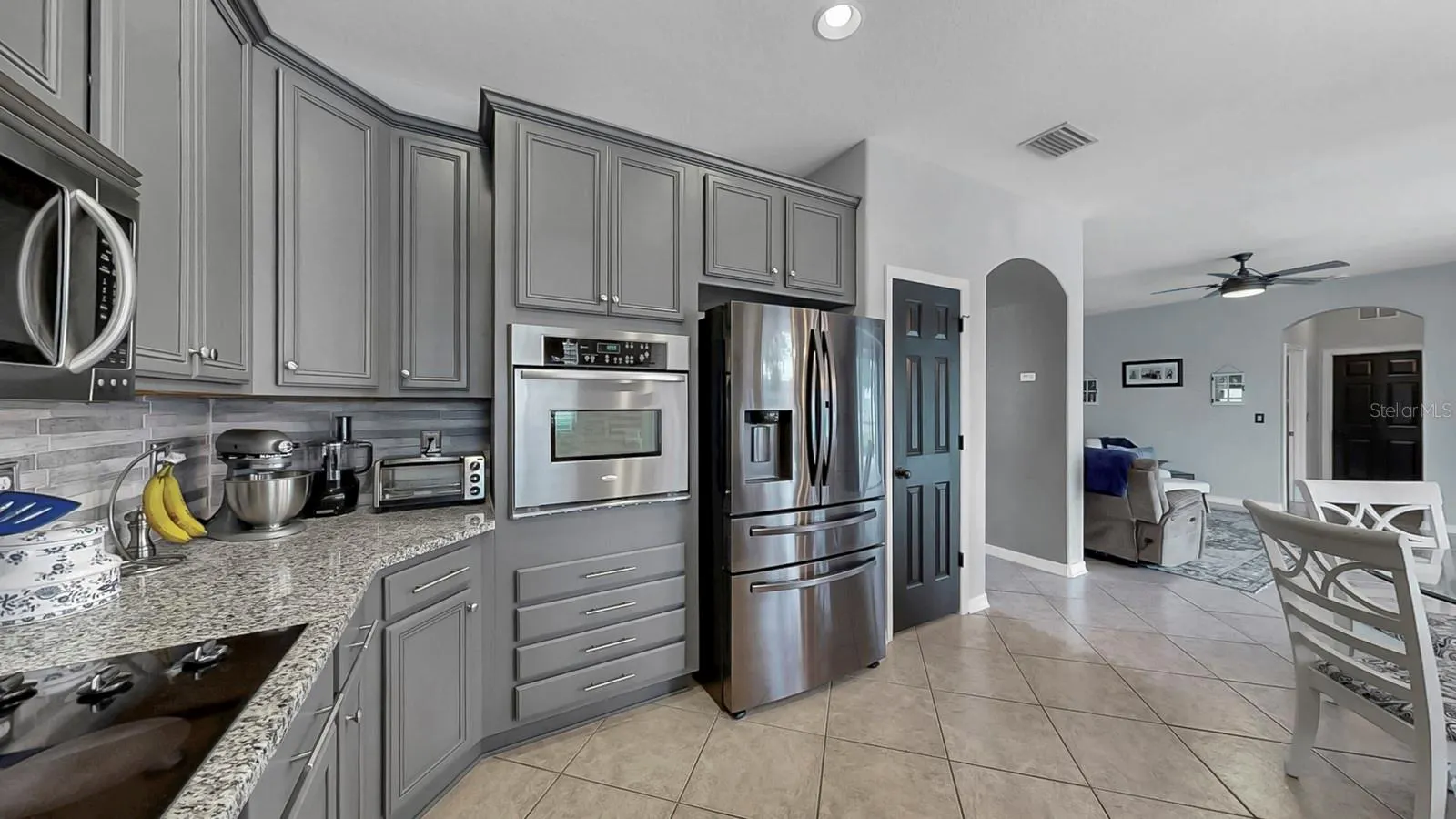 10767 BANFIELD DR