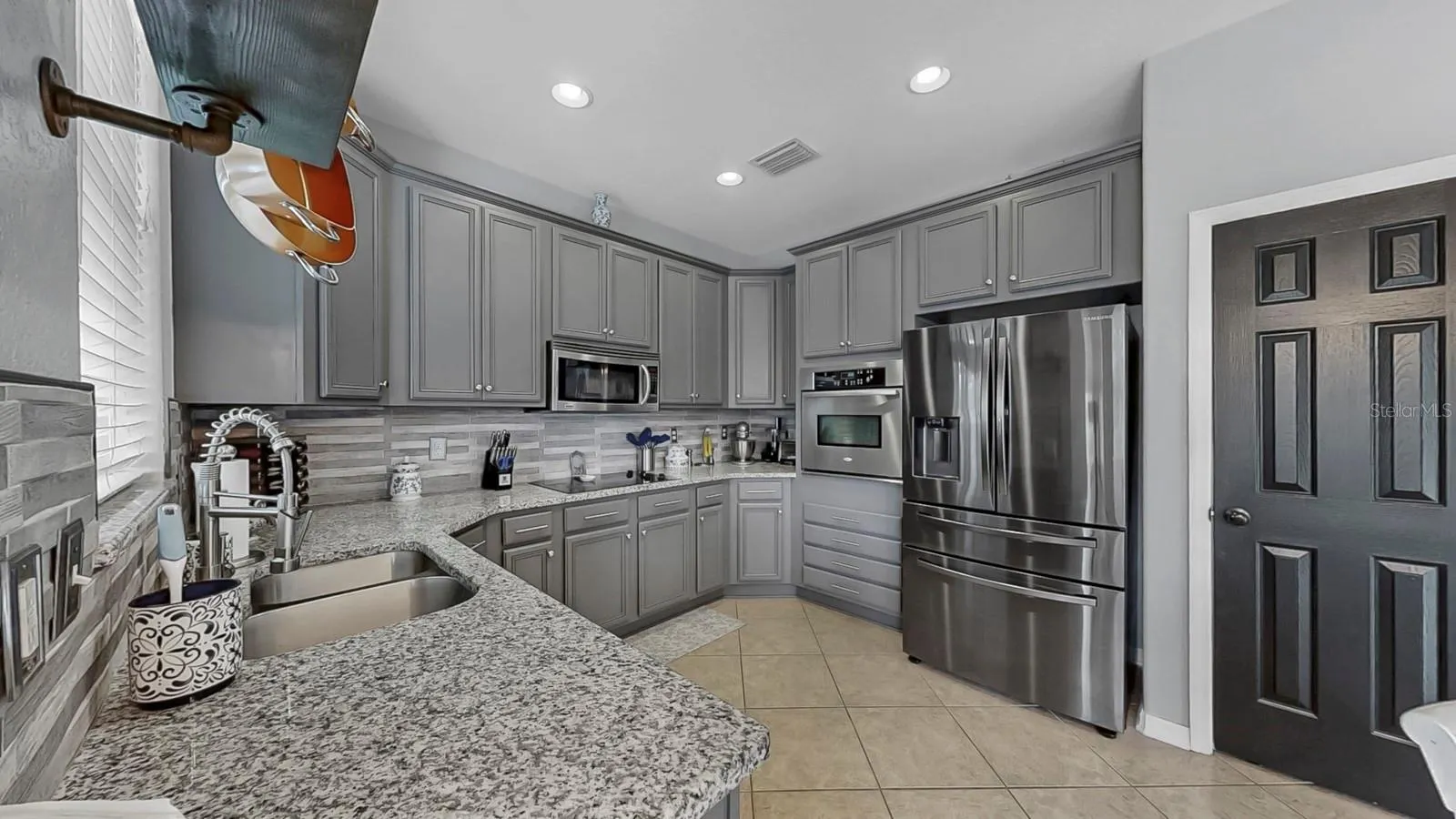 10767 BANFIELD DR