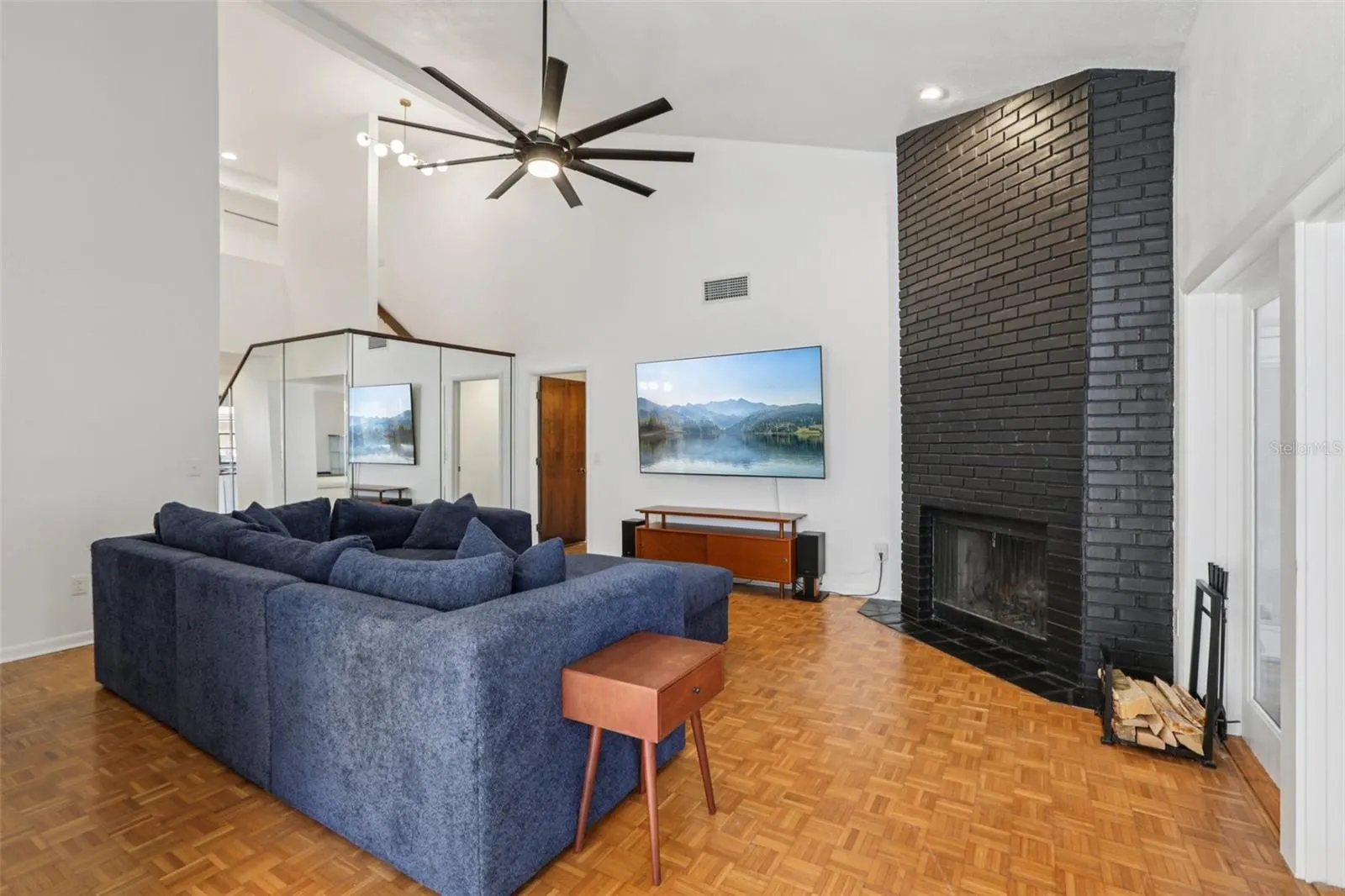 11507 ROBLES DEL RIO PL
