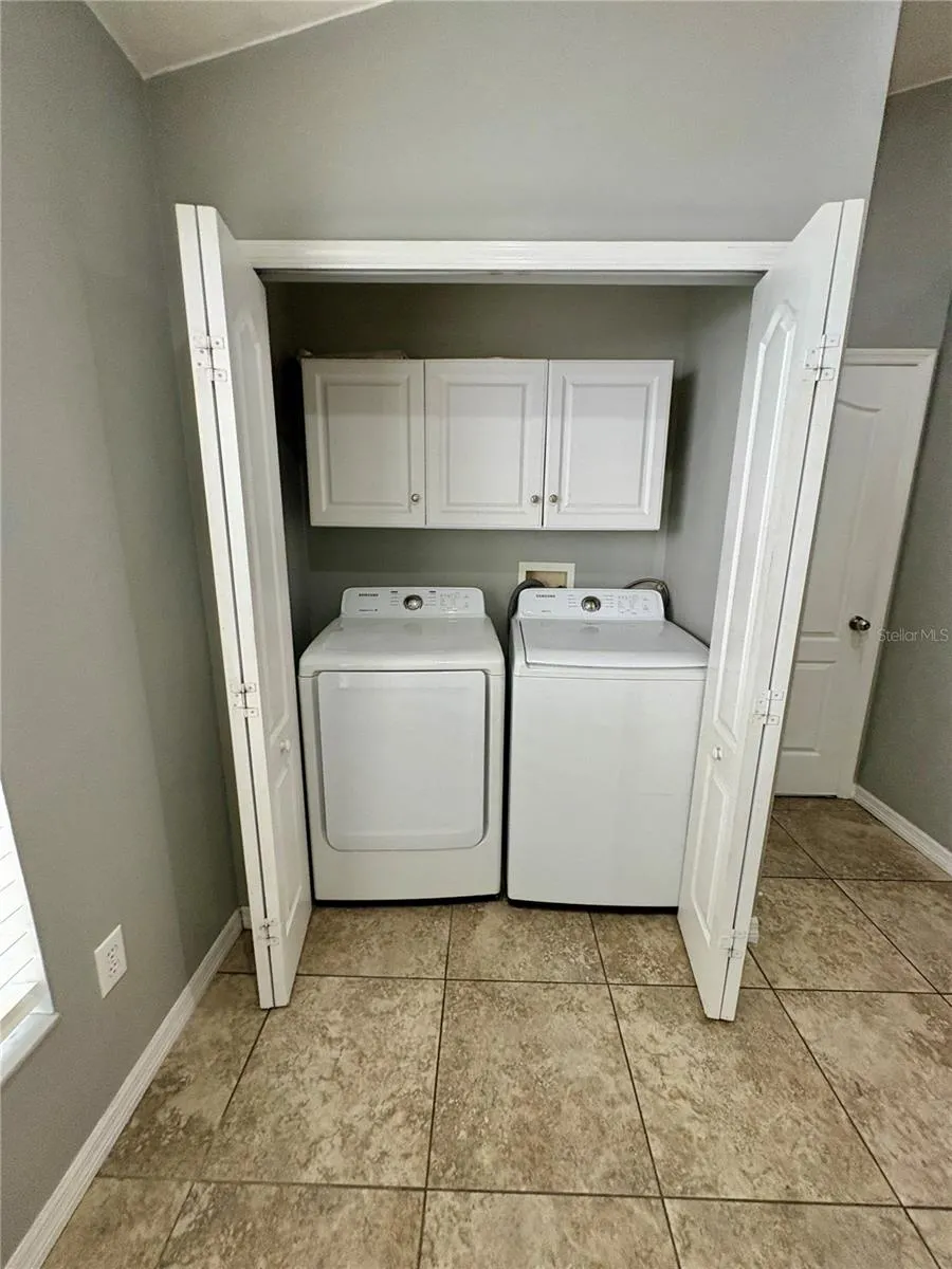 3325 MANOR COVE CIR