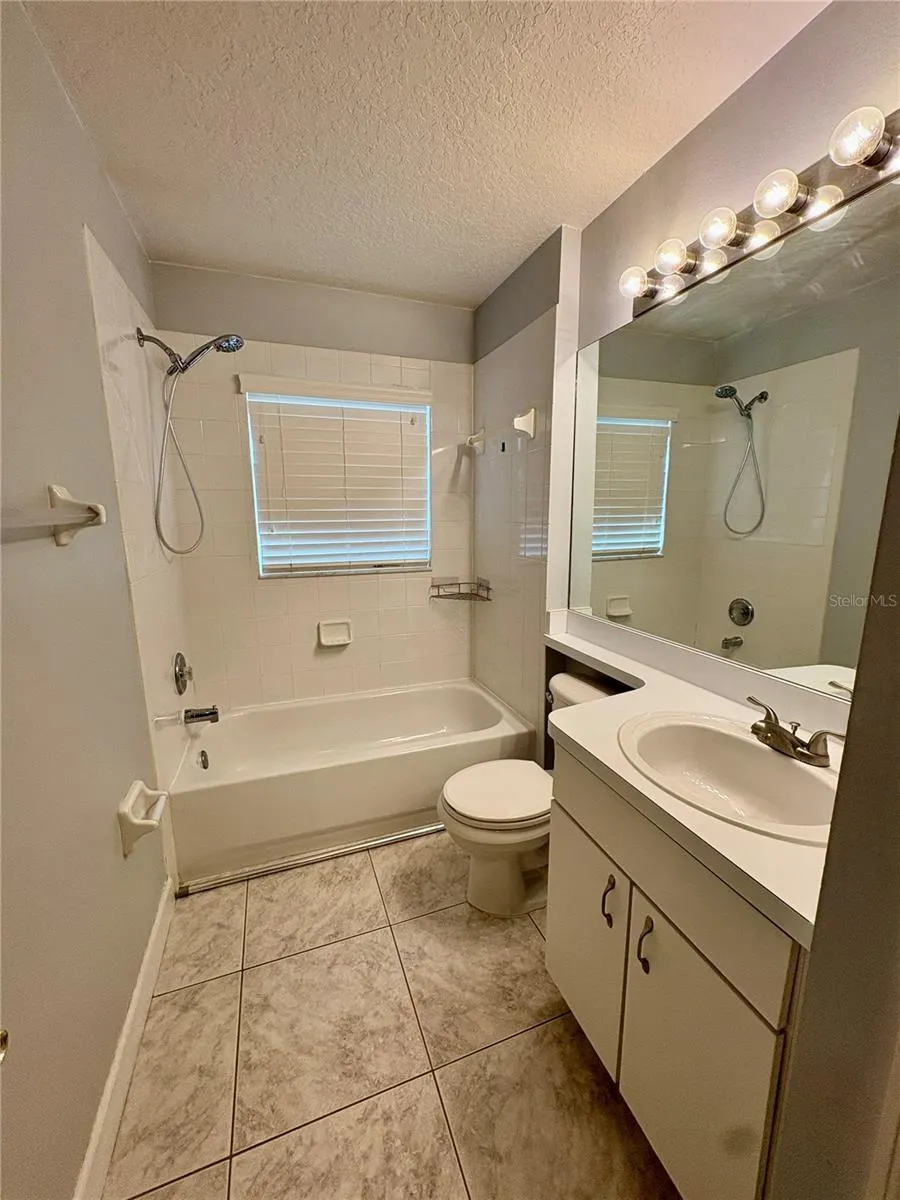 3325 MANOR COVE CIR