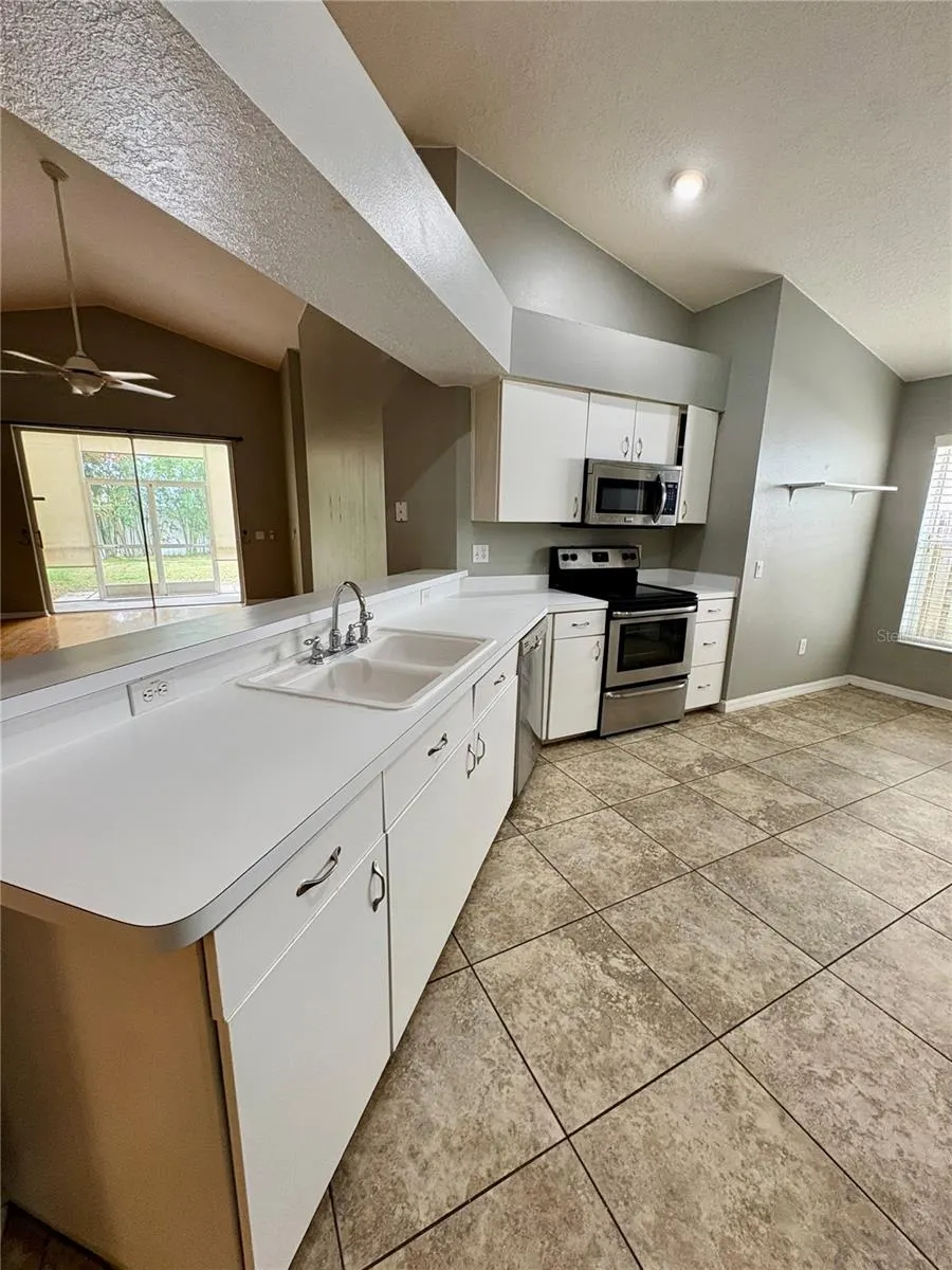 3325 MANOR COVE CIR