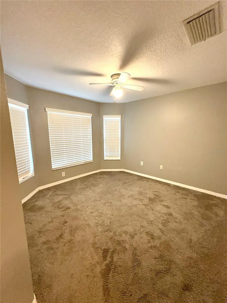 3325 MANOR COVE CIR