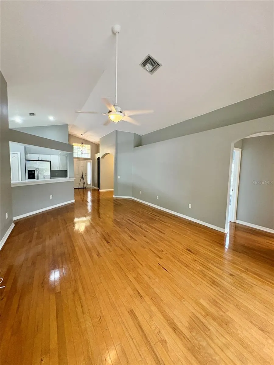 3325 MANOR COVE CIR