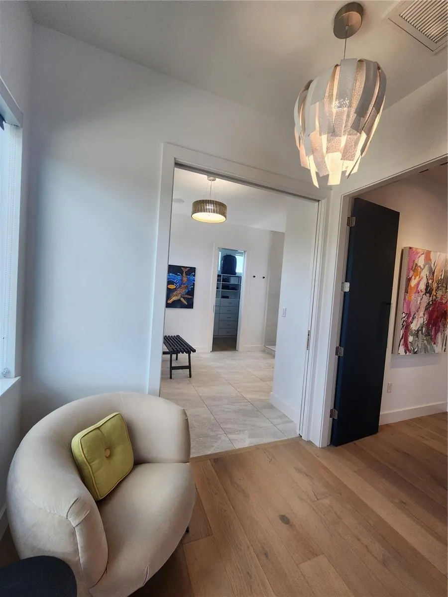 2501 SUNRISE DR SE