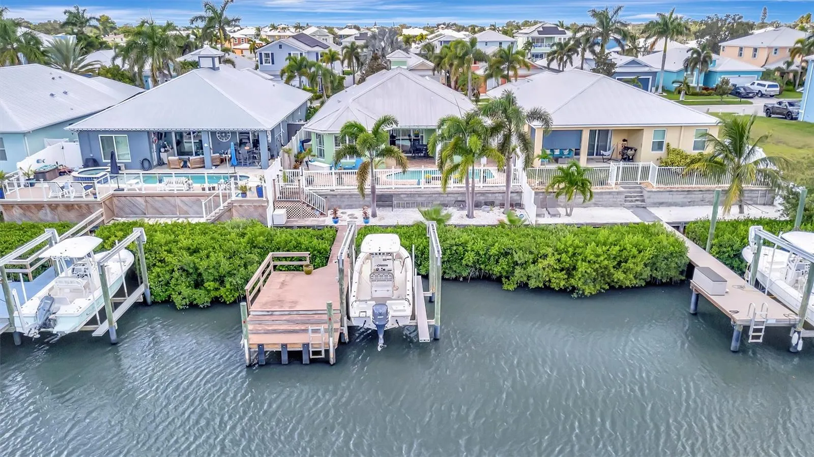 417 BAHAMA GRANDE BLVD