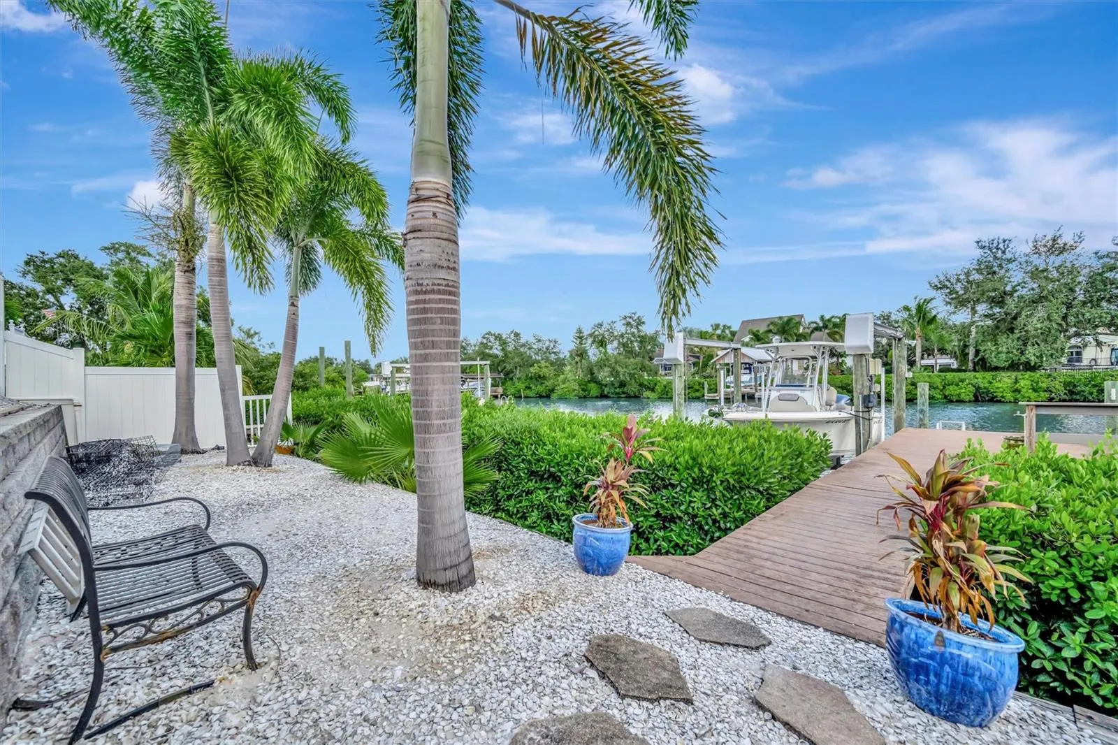 417 BAHAMA GRANDE BLVD