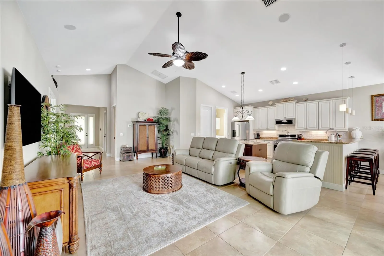 417 BAHAMA GRANDE BLVD