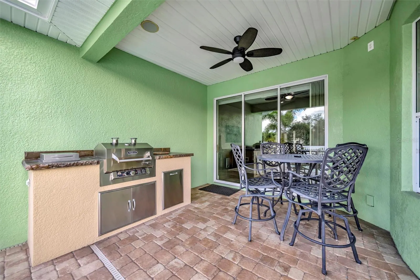 417 BAHAMA GRANDE BLVD