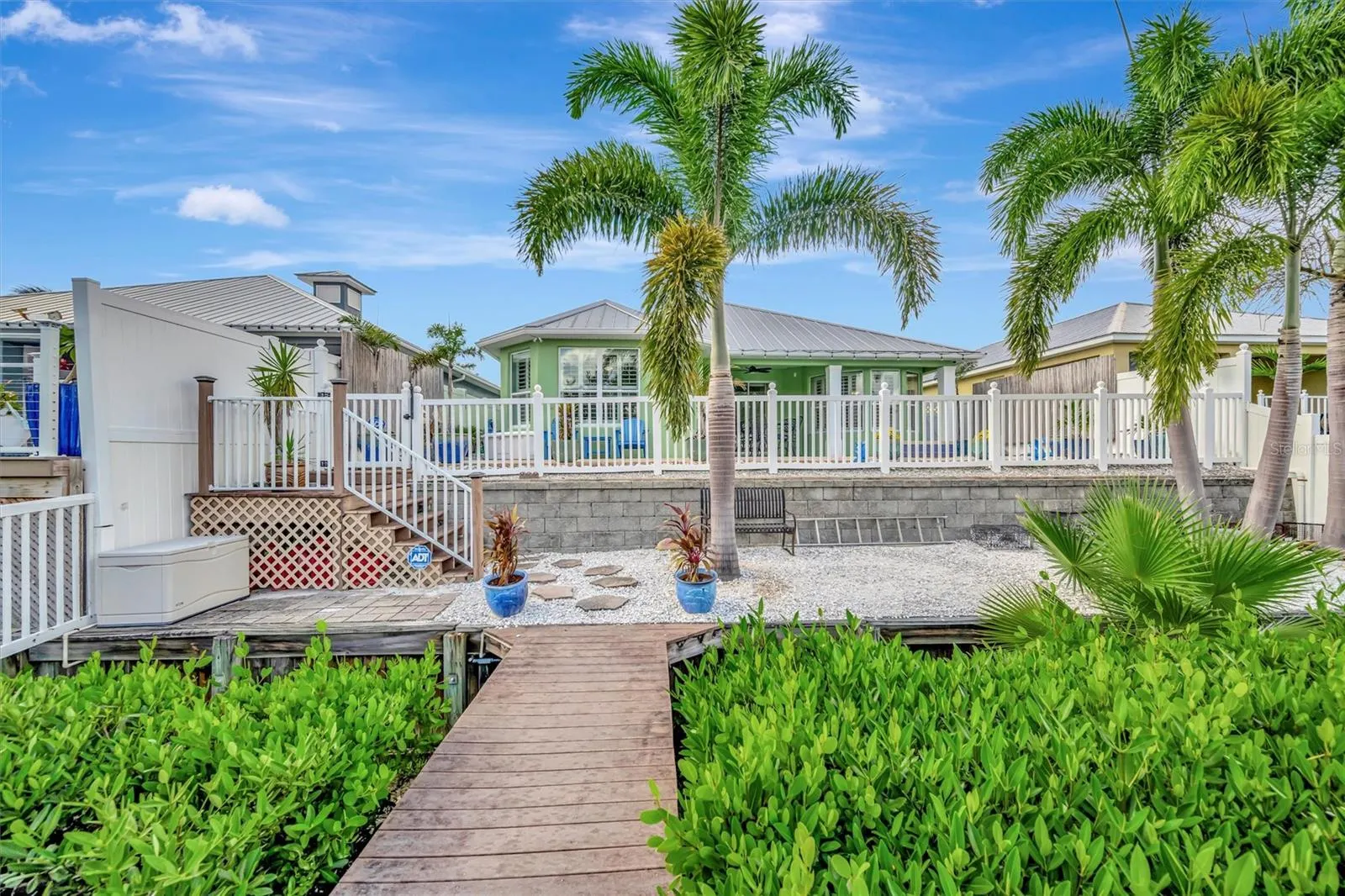 417 BAHAMA GRANDE BLVD