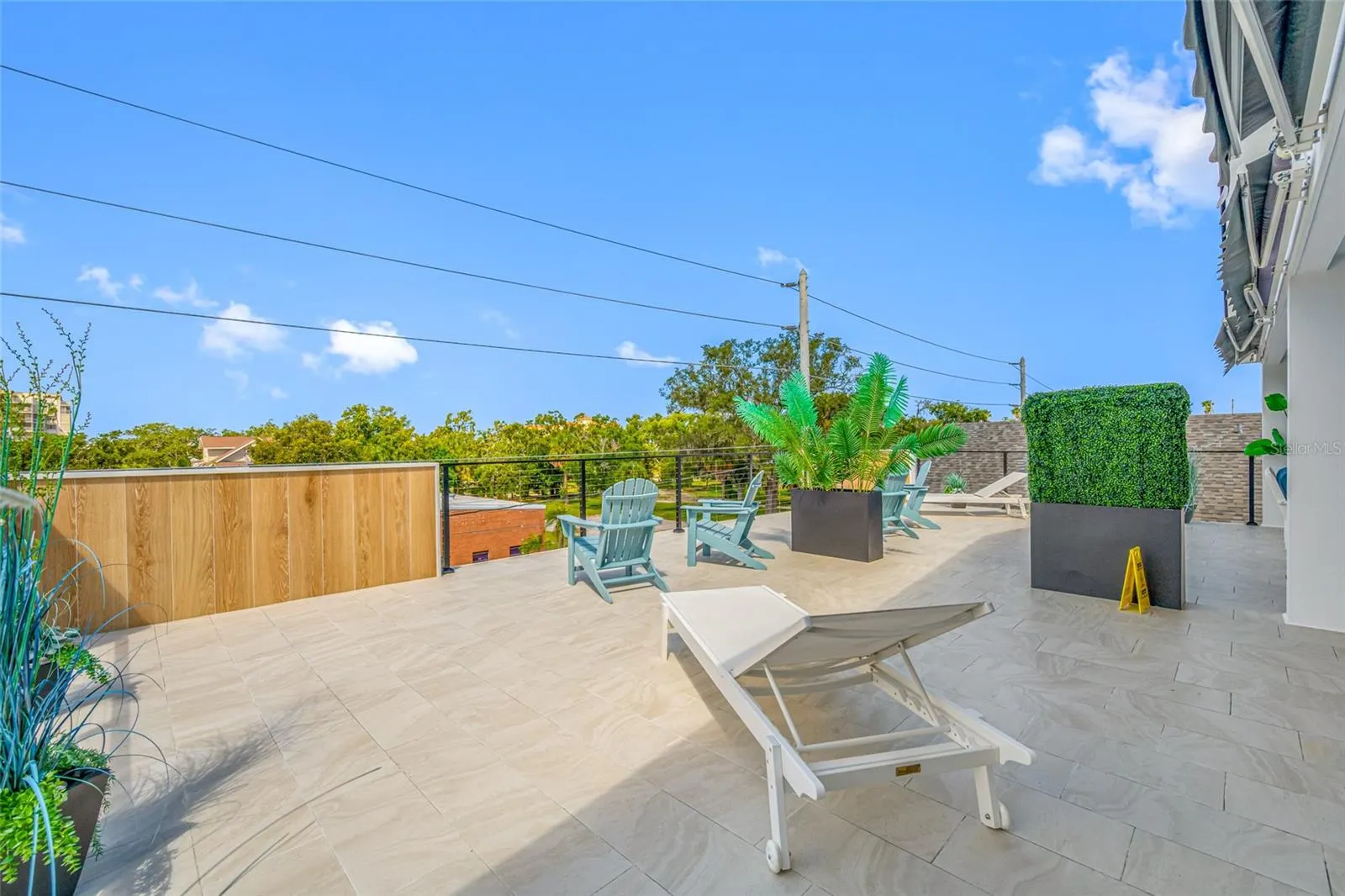 527 N GARDEN AVE #North Unit, #North Unit