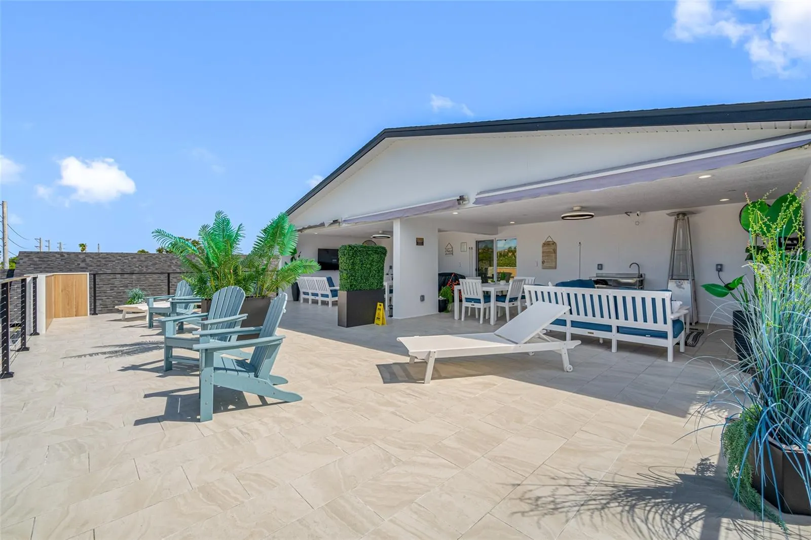 527 N GARDEN AVE #North Unit, #North Unit