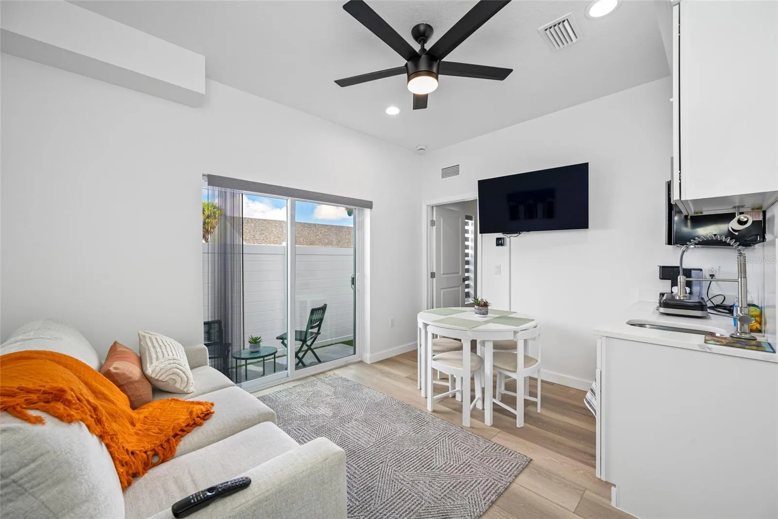 527 N GARDEN AVE #North Unit, #North Unit
