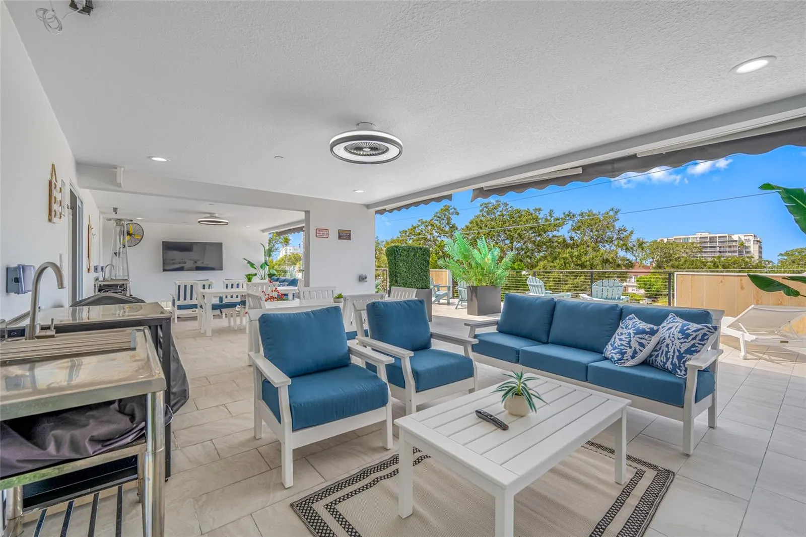 527 N GARDEN AVE #North Unit, #North Unit