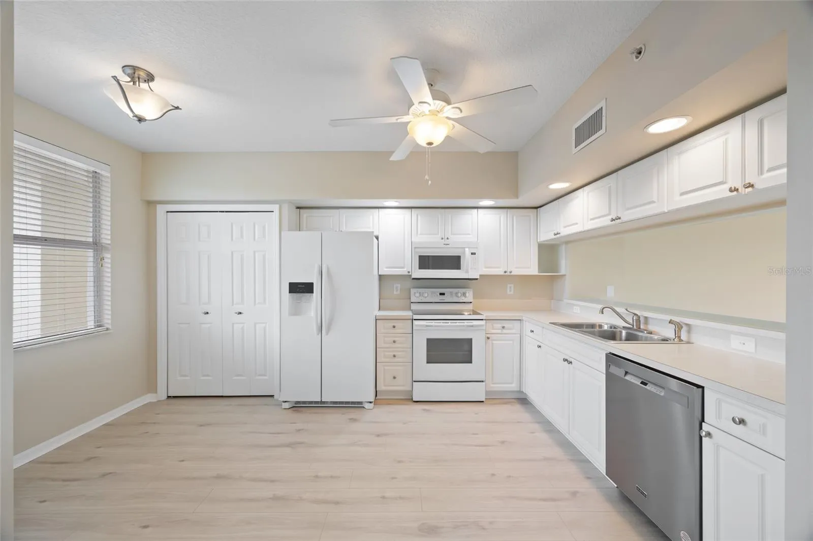 1200 COUNTRY CLUB DR #6305, #6305