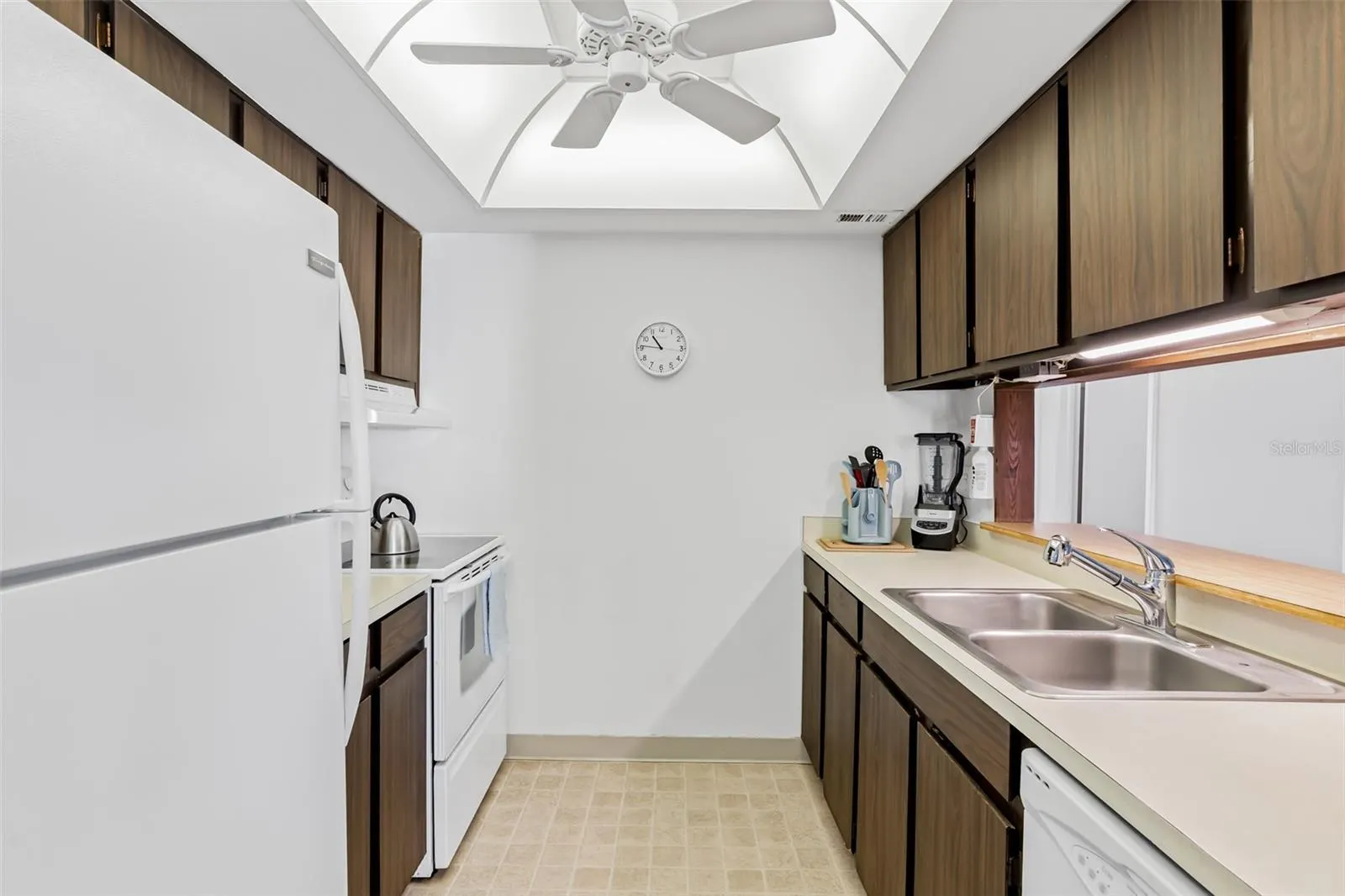 12760 INDIAN ROCKS RD #546, #546