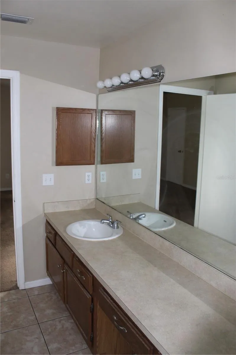 10131 CEDAR DUNE DR
