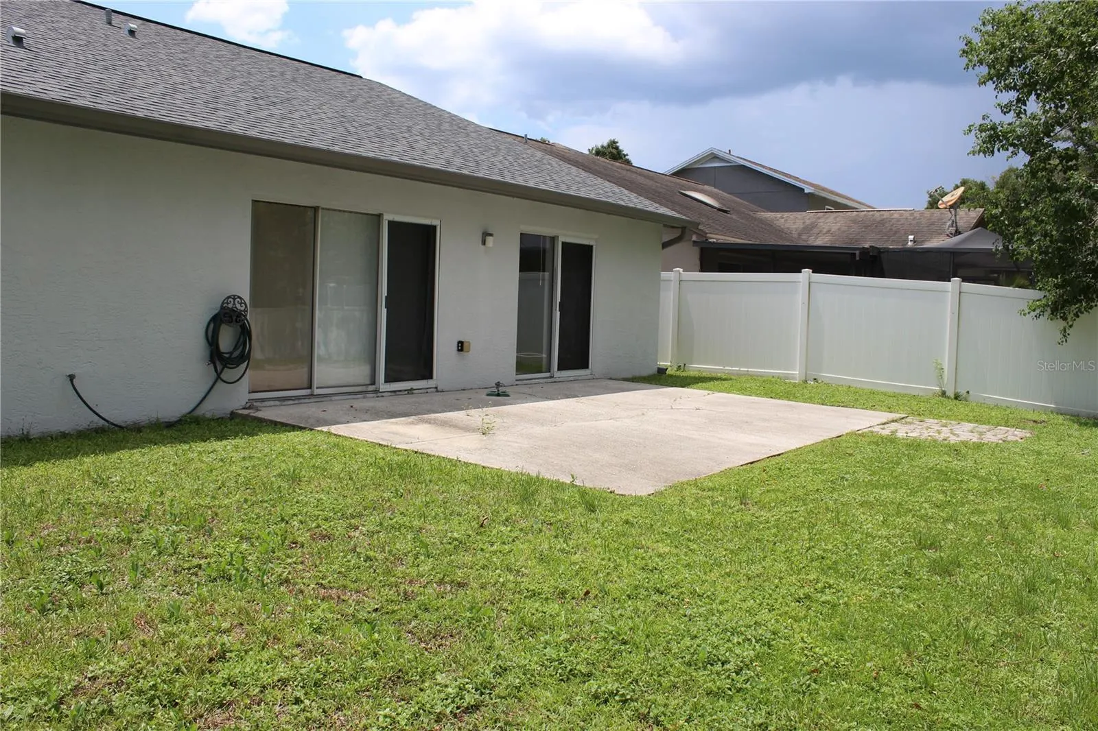 10131 CEDAR DUNE DR