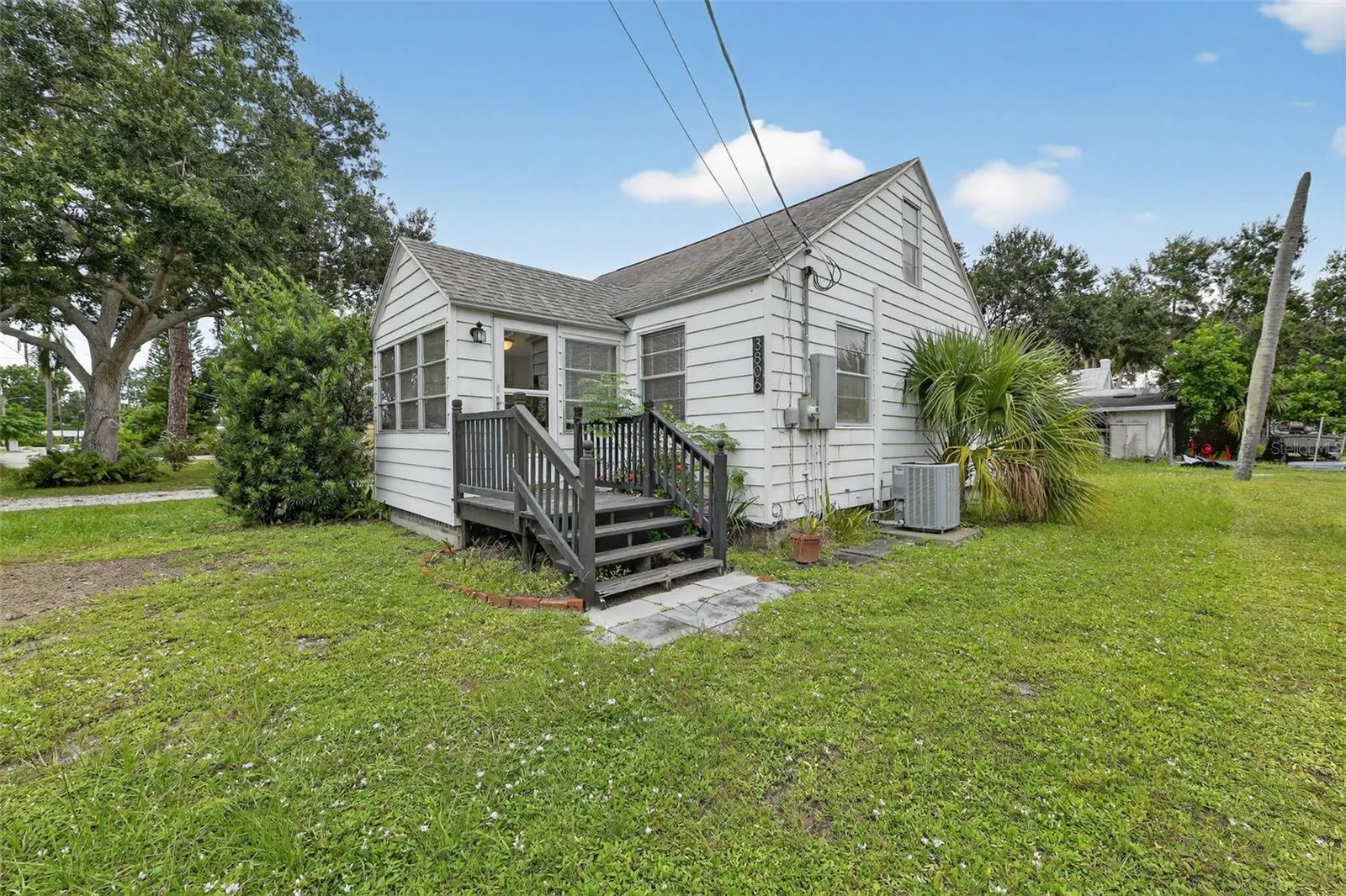 3806 CHAPEL DR