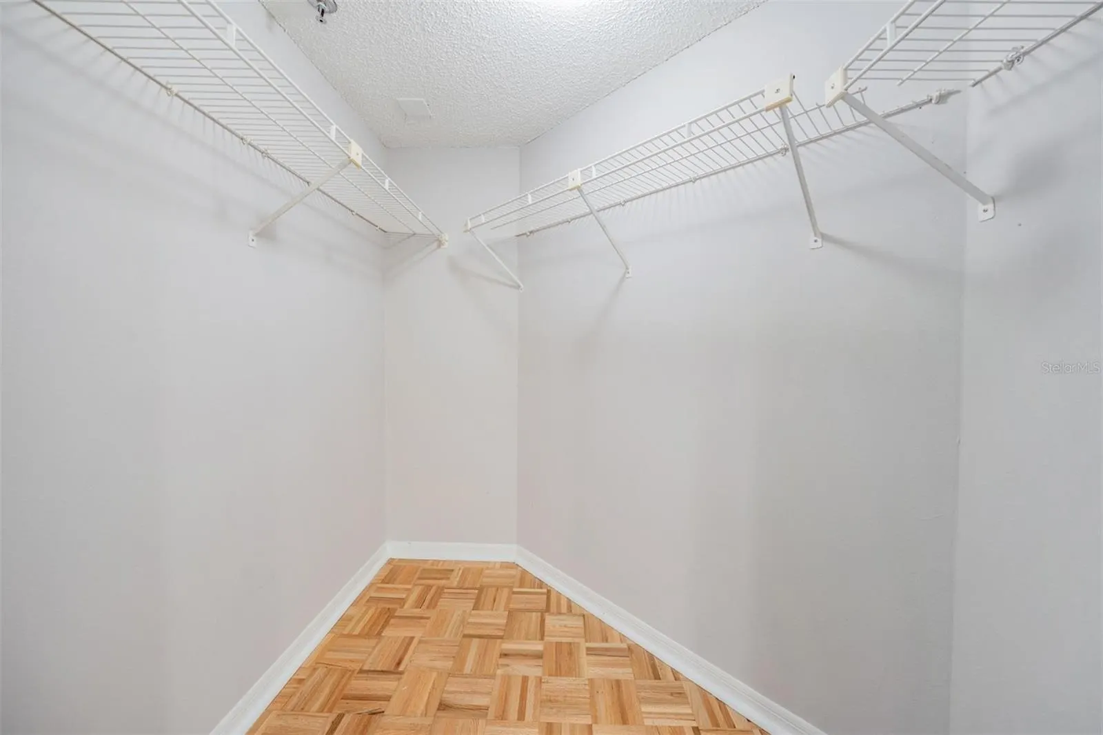 3211 W SWANN AVE #907, #907