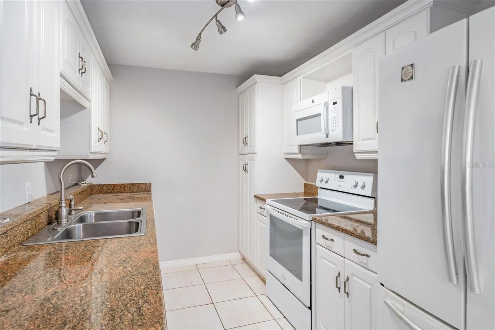3211 W SWANN AVE #907, #907