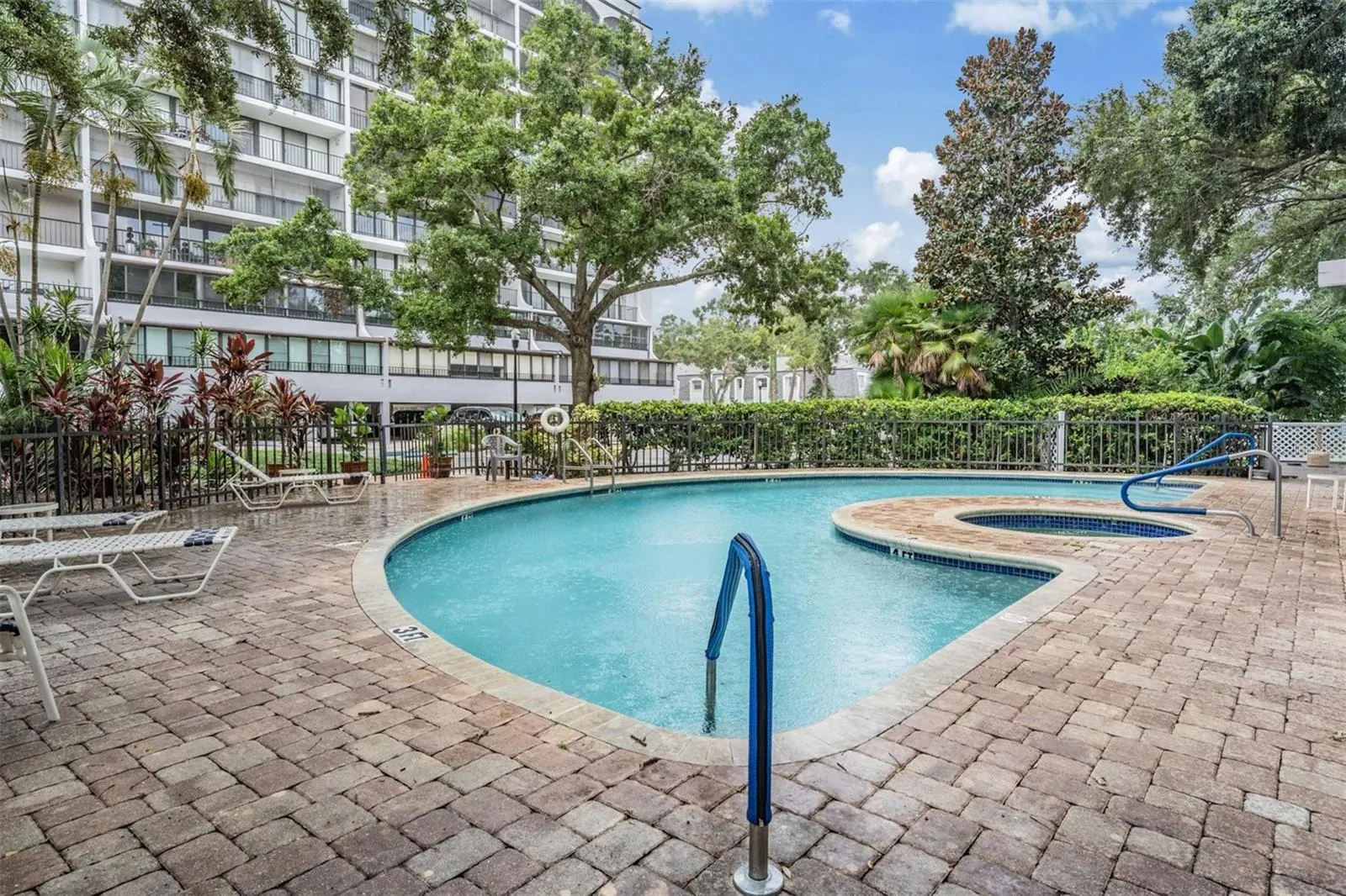 3211 W SWANN AVE #907, #907