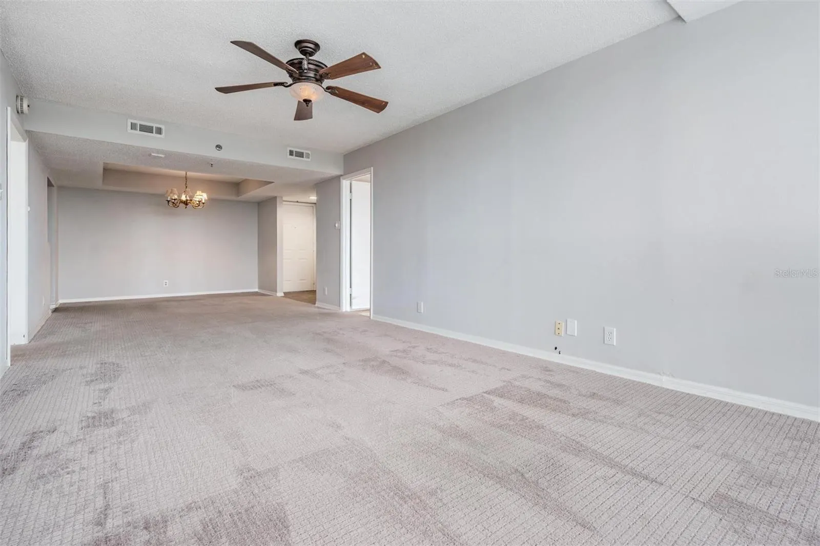 3211 W SWANN AVE #907, #907