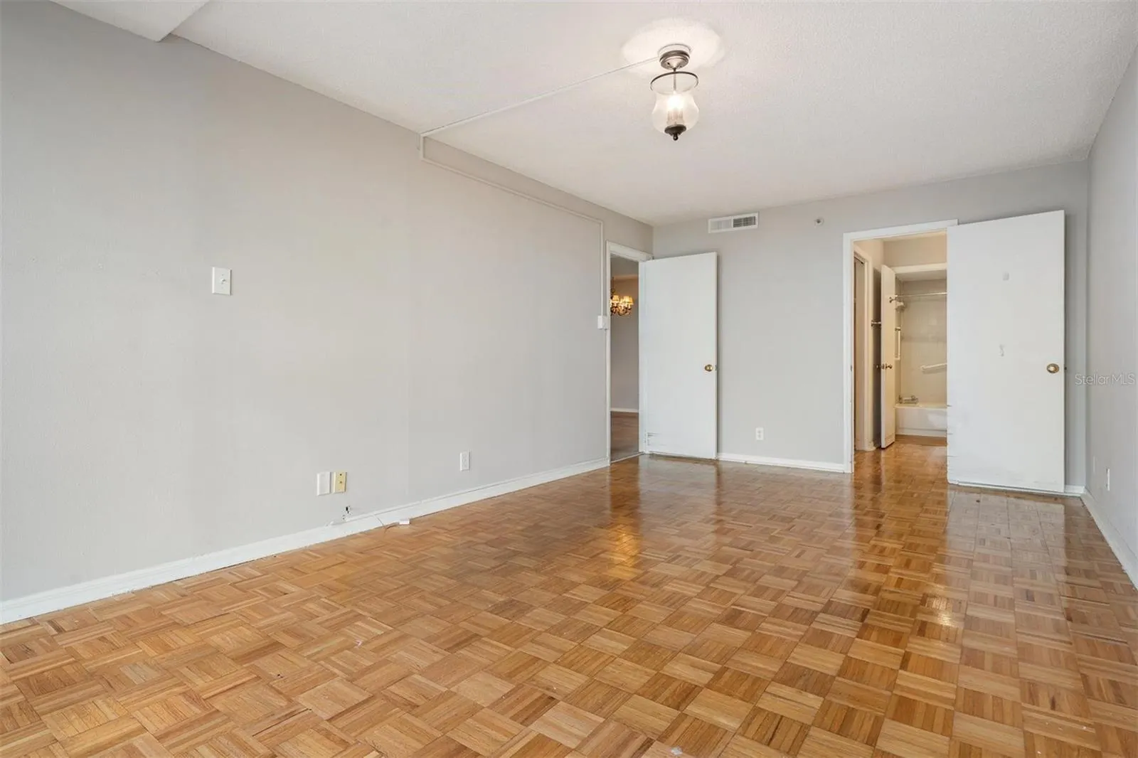 3211 W SWANN AVE #907, #907