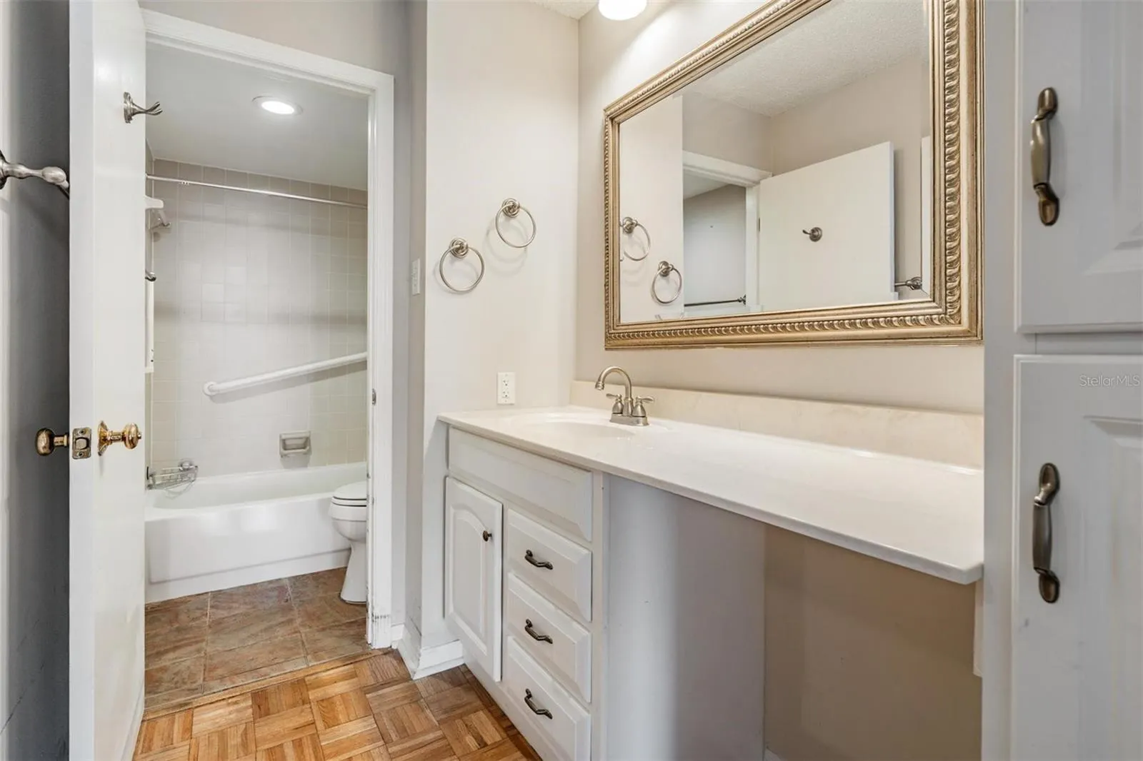 3211 W SWANN AVE #907, #907