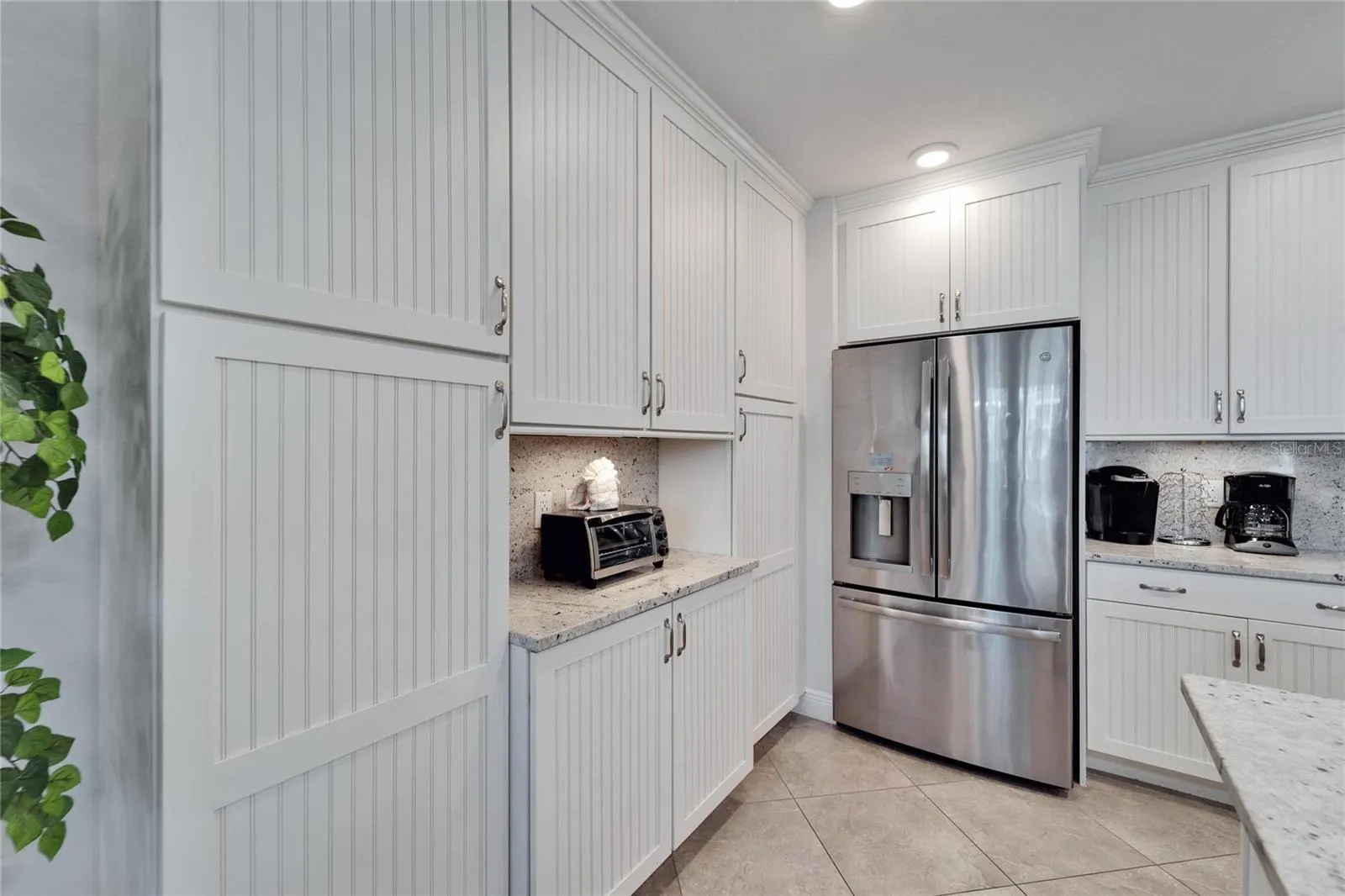 379 ARUBA CIR #201, #201
