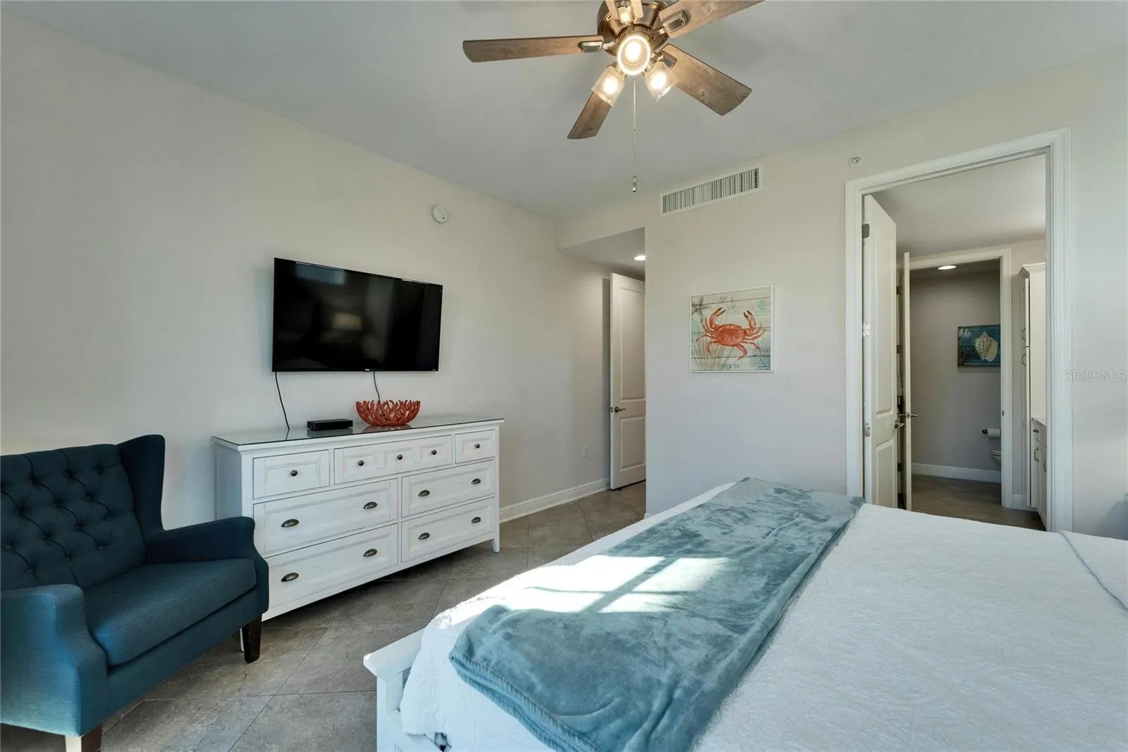 379 ARUBA CIR #201, #201